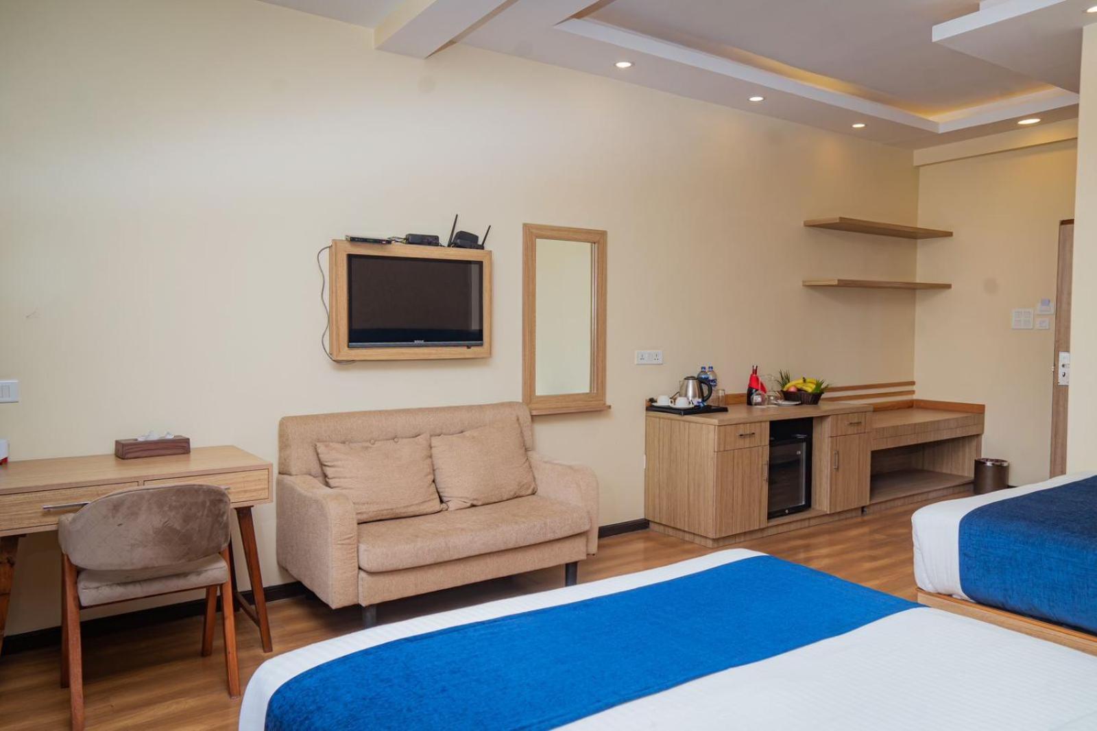 Majestic Lake Front Hotel & Suites Pokhara Esterno foto