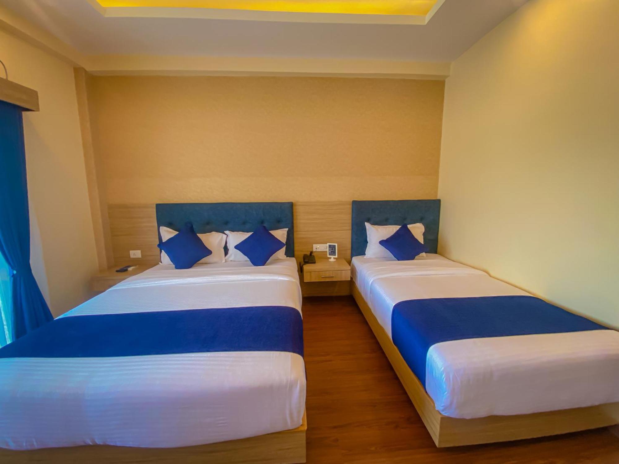 Majestic Lake Front Hotel & Suites Pokhara Esterno foto